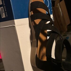 Arizona Jean Company Women's Black Strappy Sandals